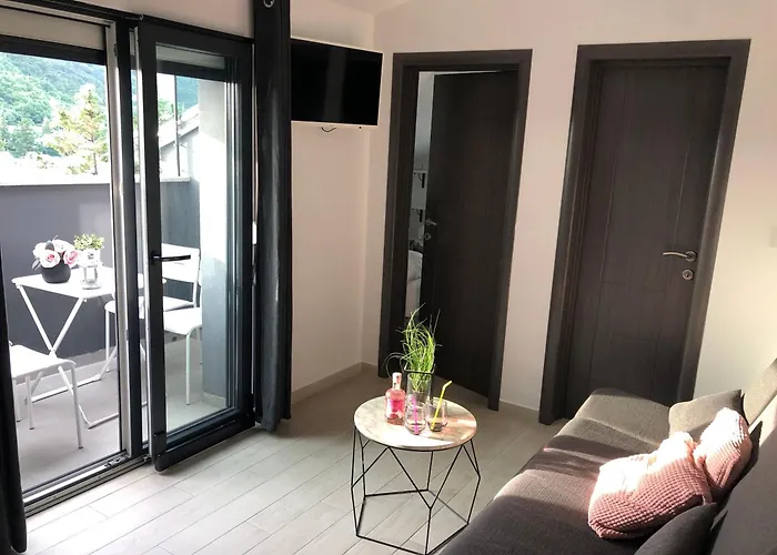 Apartments Jaki