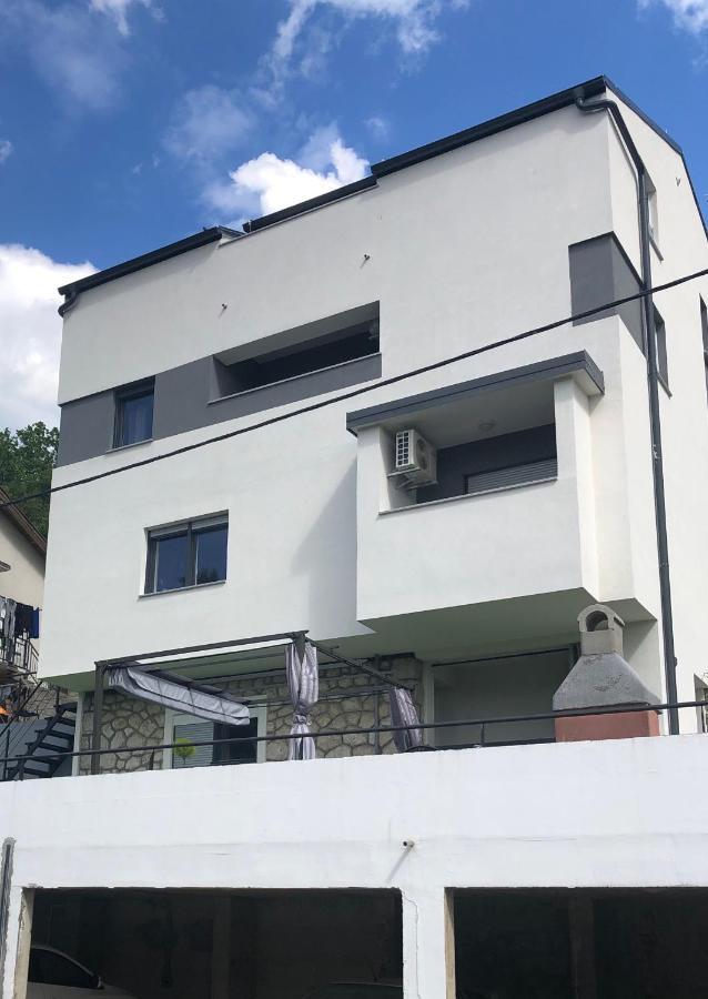 Jaki Apartment