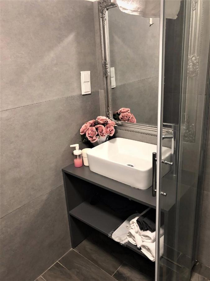 Jaki Apartment *
