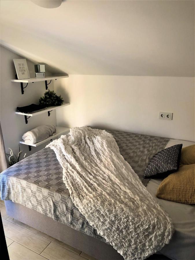 Apartment Jaki *
